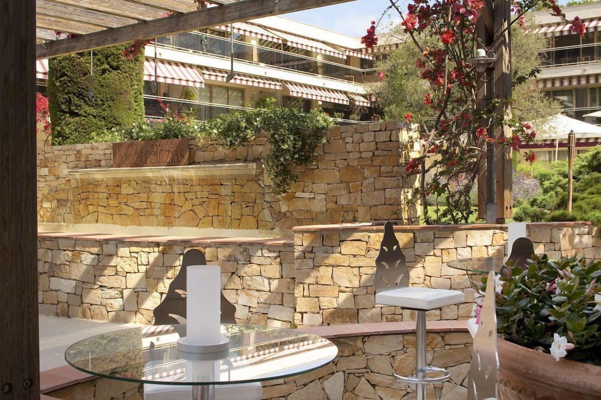 The Originals Boutique, Hôtel Les Strélitzias Juan-les-Pins Exterior foto